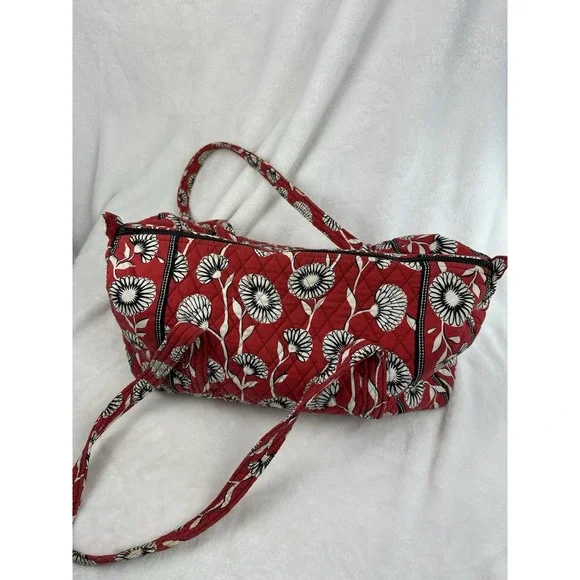 Vera Bradly Red White Black Duffle Traveler Deco Daisy Large Bag Shoulder Staps - Picture 3 of 12